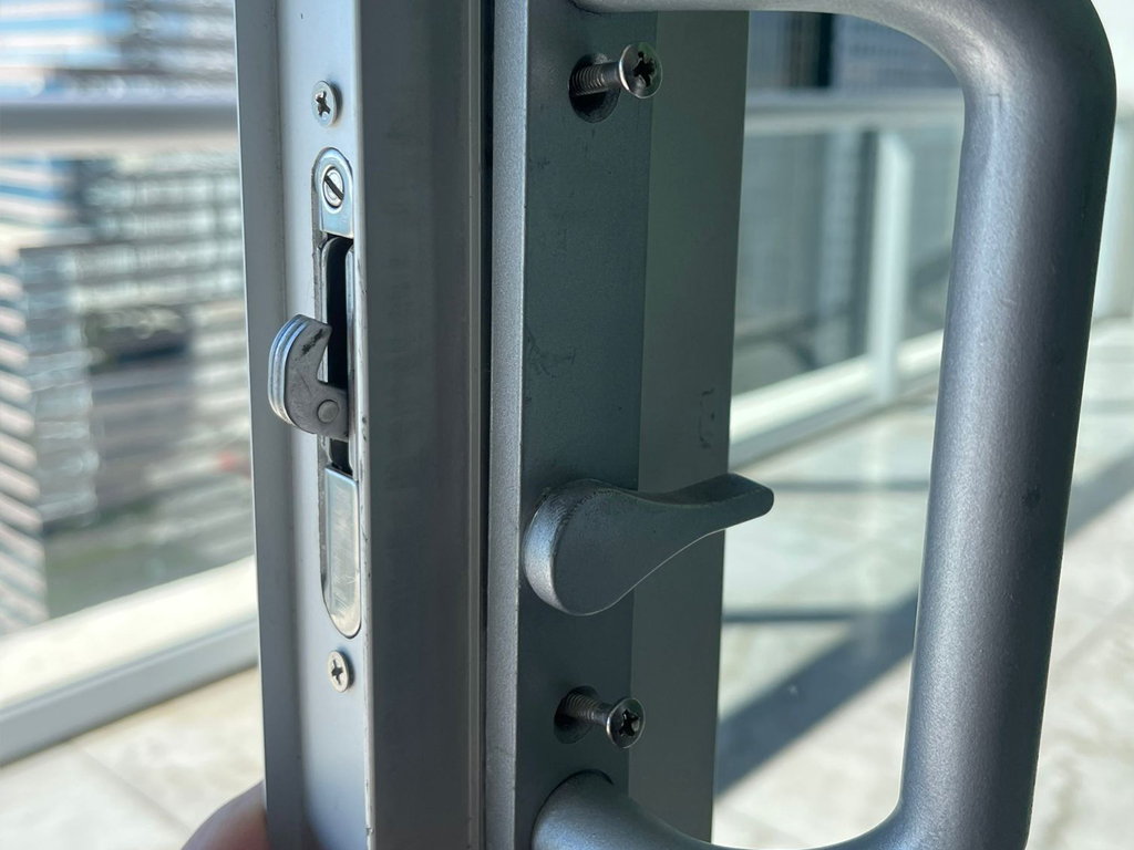 sliding-door-lock-repair-in-miami-and-south-beach