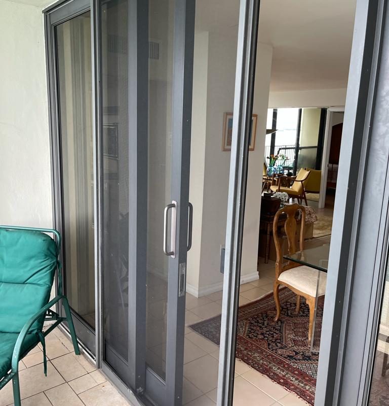 Sliding Glass door Handle Repair Miami Door Doctor (305) 9303101