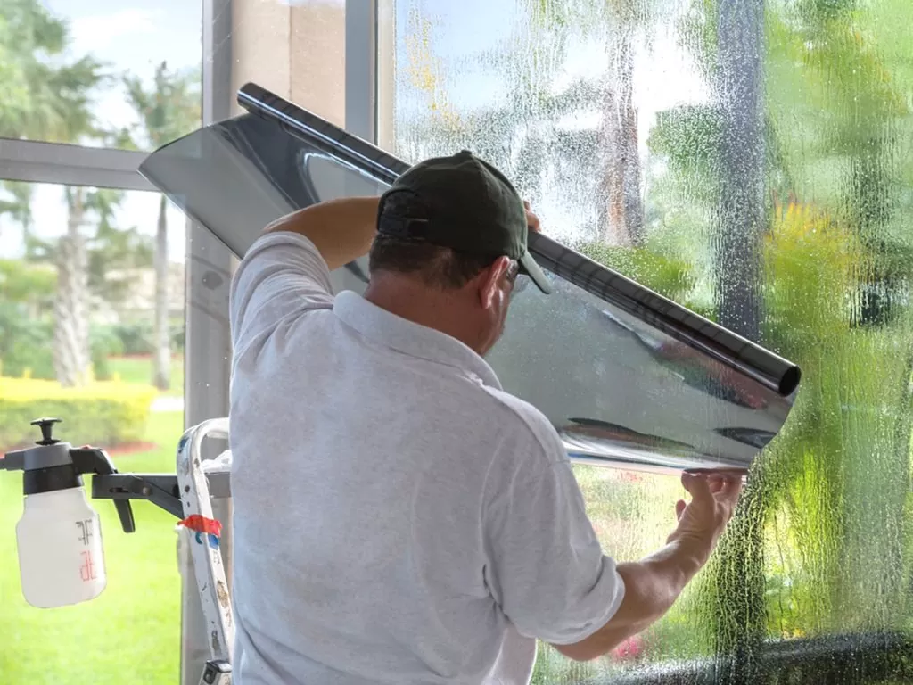 Company-service-and-installation-residential-and-commercial-tinting-for-door-and-windows-in-miami-dade